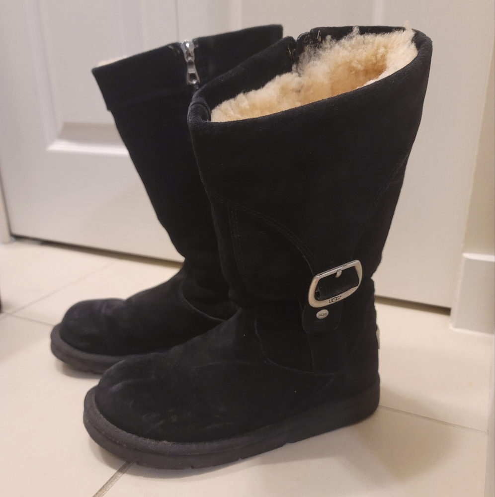 Ugg Australia Boot with Inner Side Zipper and Buckle